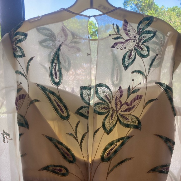 Vintage Embroidered Cream Gown - Picture 2 of 4